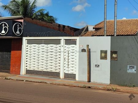 Casa-Térrea em Centenário