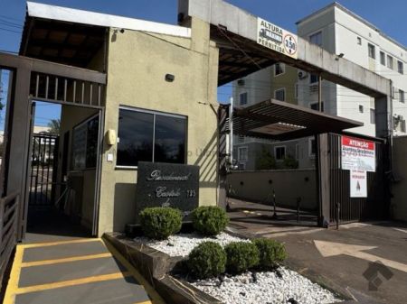 Apartamento em Pioneiros