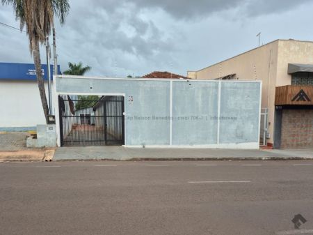 Casa-Térrea em Centro