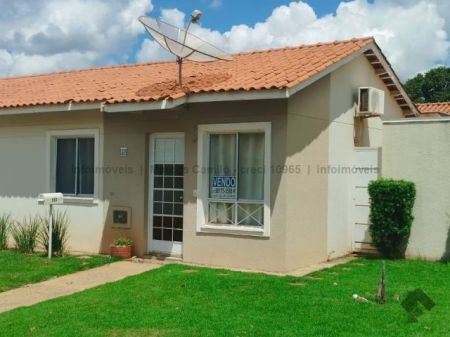 Casa-Térrea-Condomínio em Rita Vieira