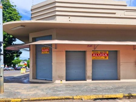 Sala / Salão / Loja em Centro