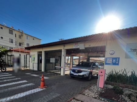Apartamento em Parque Rita Vieira