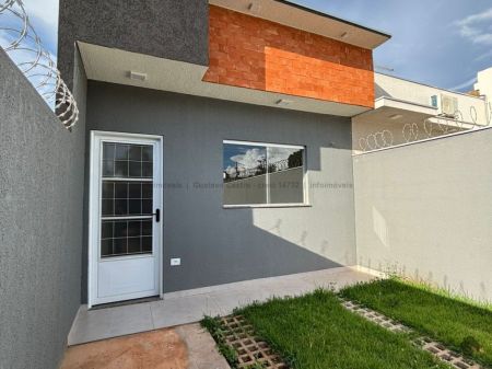 Casa-Térrea em Parque dos Laranjais