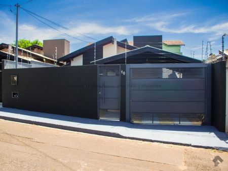 Casa-Térrea em Vila Planalto