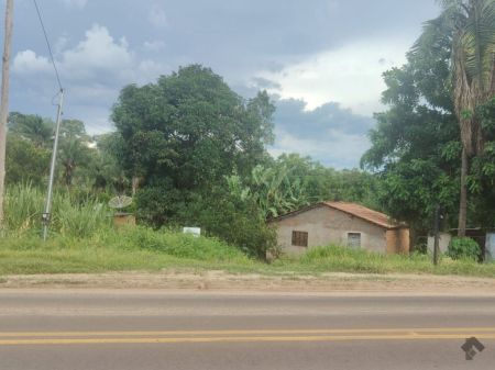 Casa-Térrea em Vila Izolina Araújo de Barros