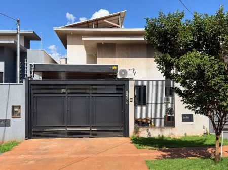 Casa-Térrea em Santa Fé