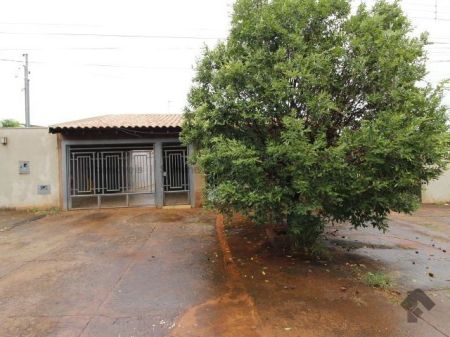 Casa-Térrea em Vila Moreninha II