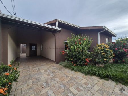 Casa-Térrea em Coophatrabalho