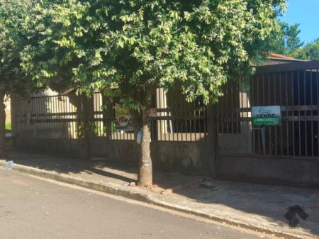 Casa-Térrea em Conjunto Residencial Cristo Redentor I