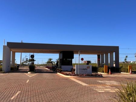 Terreno-Condomínio em Terras Alpha