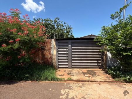Casa-Térrea em Guanandi