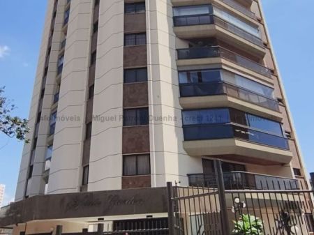 Apartamento em Jardim dos Estados