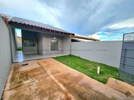 Casa-Térrea em Jardim Presidente