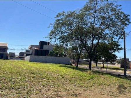 Terreno-Condomínio em Residencial Alphaville II
