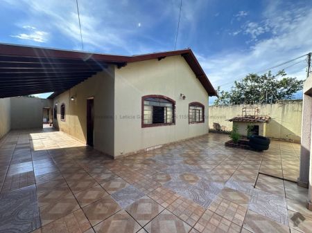 Casa-Térrea em Jardim Panamá