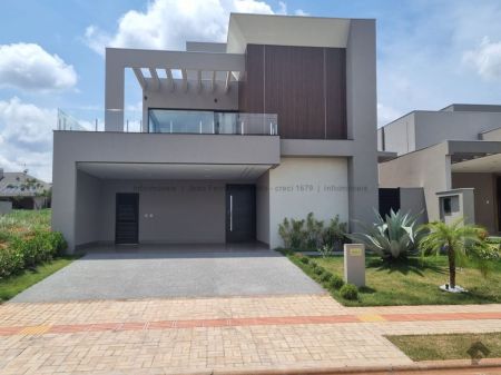 Sobrado-Condomínio em Residencial Alphaville III