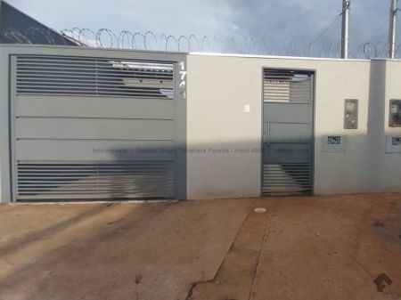 Casa-Térrea em Aero Rancho
