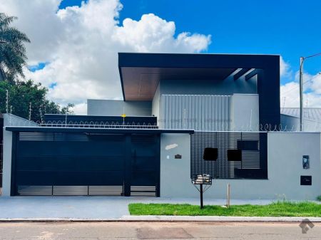 Casa-Térrea em Pioneiros