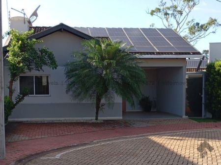 Casa-Térrea-Condomínio em Rita Vieira