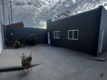 Casa-Térrea em Jardim Colorado