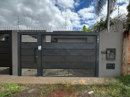Casa-Térrea em Centenário