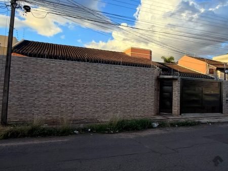Casa-Térrea em Jardim Leblon