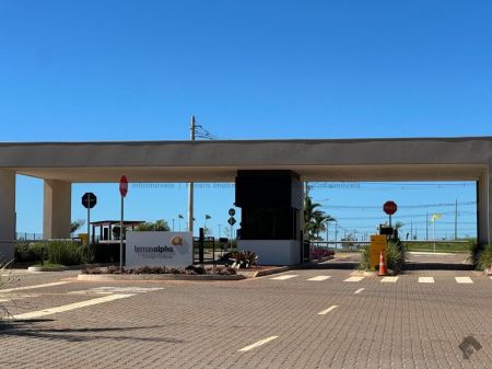 Terreno-Condomínio em Terras Alpha