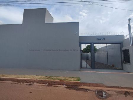 Casa-Térrea-Condomínio em Centenário