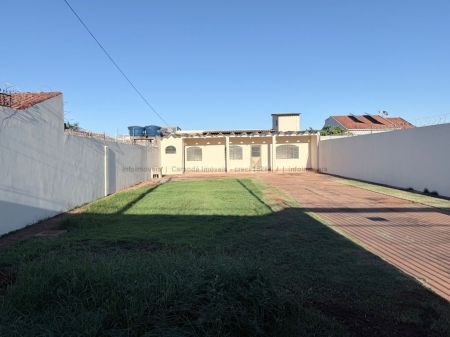Casa-Térrea em Vila Ipiranga