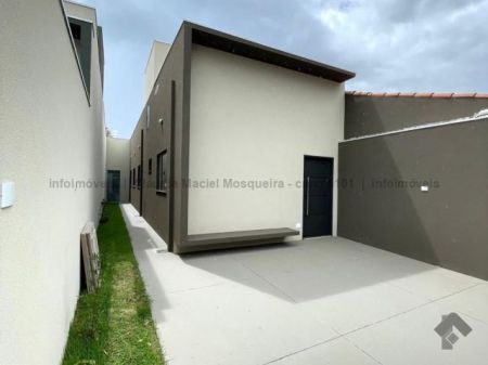 Casa-Térrea em Recanto dos Pássaros
