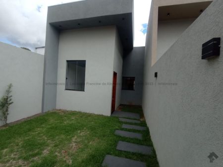 Casa-Térrea em Vila Nasser