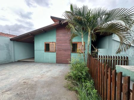 Casa-Térrea em Aero Rancho