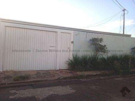 Casa-Térrea em Coophatrabalho
