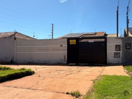 Casa-Térrea em Vila Marcos Roberto