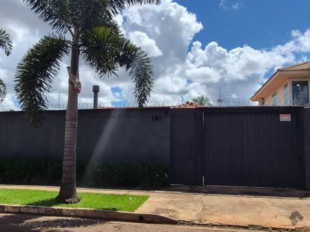 Casa-Térrea em Vila Vilas Boas