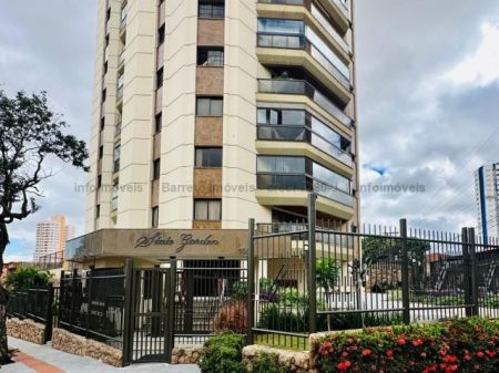 Apartamento em Jardim dos Estados