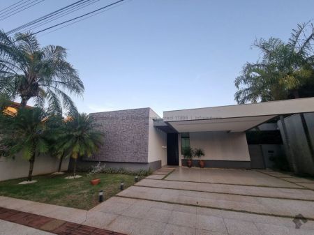Casa-Térrea-Condomínio em Pq. Residencial Damha II
