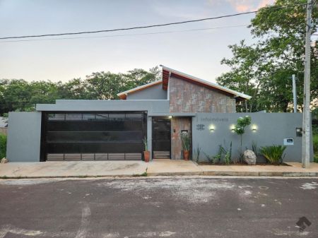 Casa-Térrea em Solar dos Lagos II