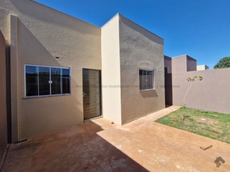 Casa-Térrea em Vila Santa Luzia