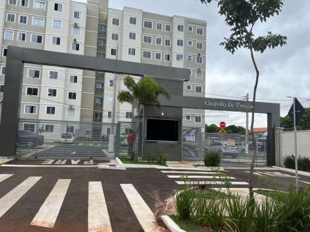 Apartamento em Vila Carlota