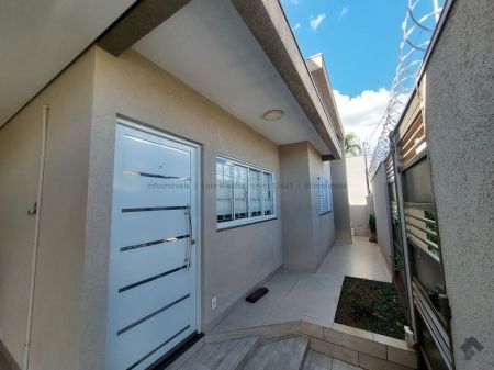Casa-Térrea em Vila Vilas Boas
