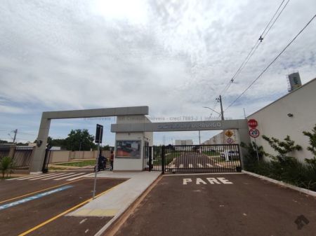 Apartamento em Residencial Ana Maria do Couto