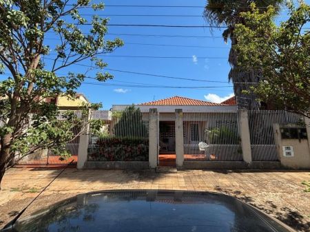 Casa-Térrea em Vila Sobrinho
