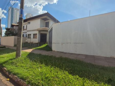 Sobrado em Vivendas do Bosque
