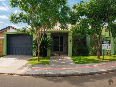 Casa-Térrea em Vila Progresso