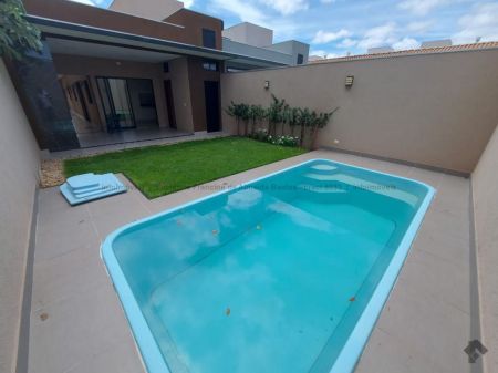 Casa-Térrea em Monte Castelo