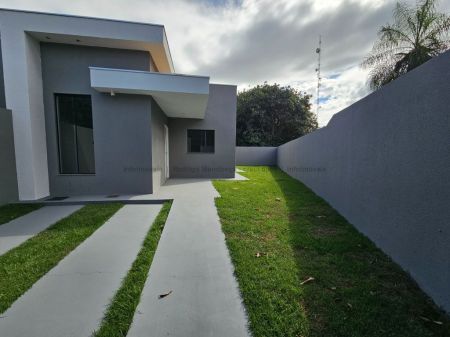 Casa-Térrea em Indubrasil