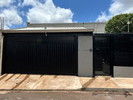 Casa-Térrea em Jardim dos Estados