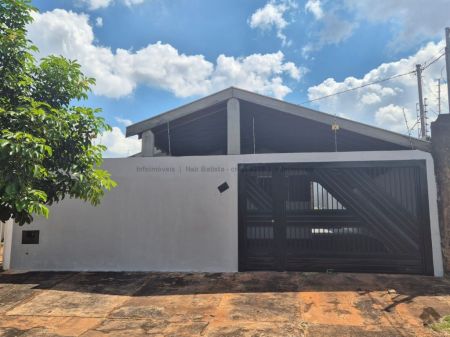 Casa-Térrea em Jardim Colibri