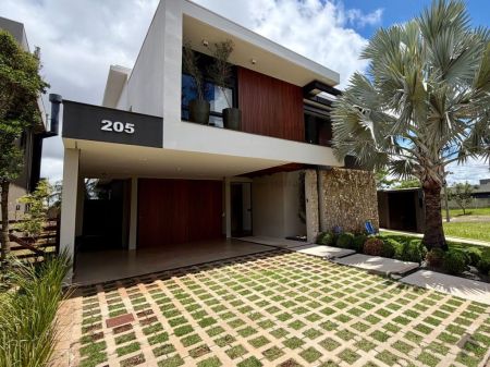 Sobrado-Condomínio em Residencial Alphaville III